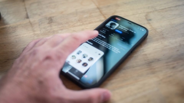 Украинцы массово регистрируются в соцсети Clubhouse