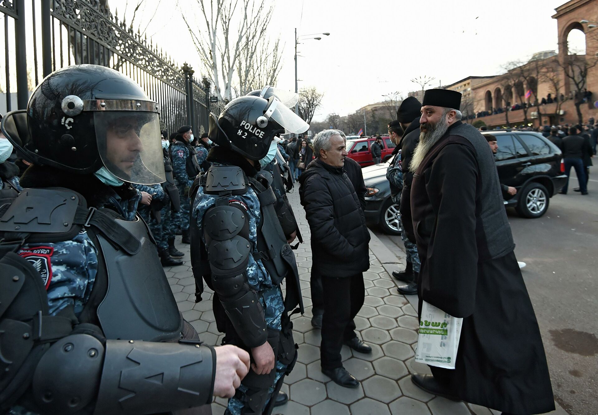 "Почему не взорвались "Искандеры". Армия восстала против Пашиняна