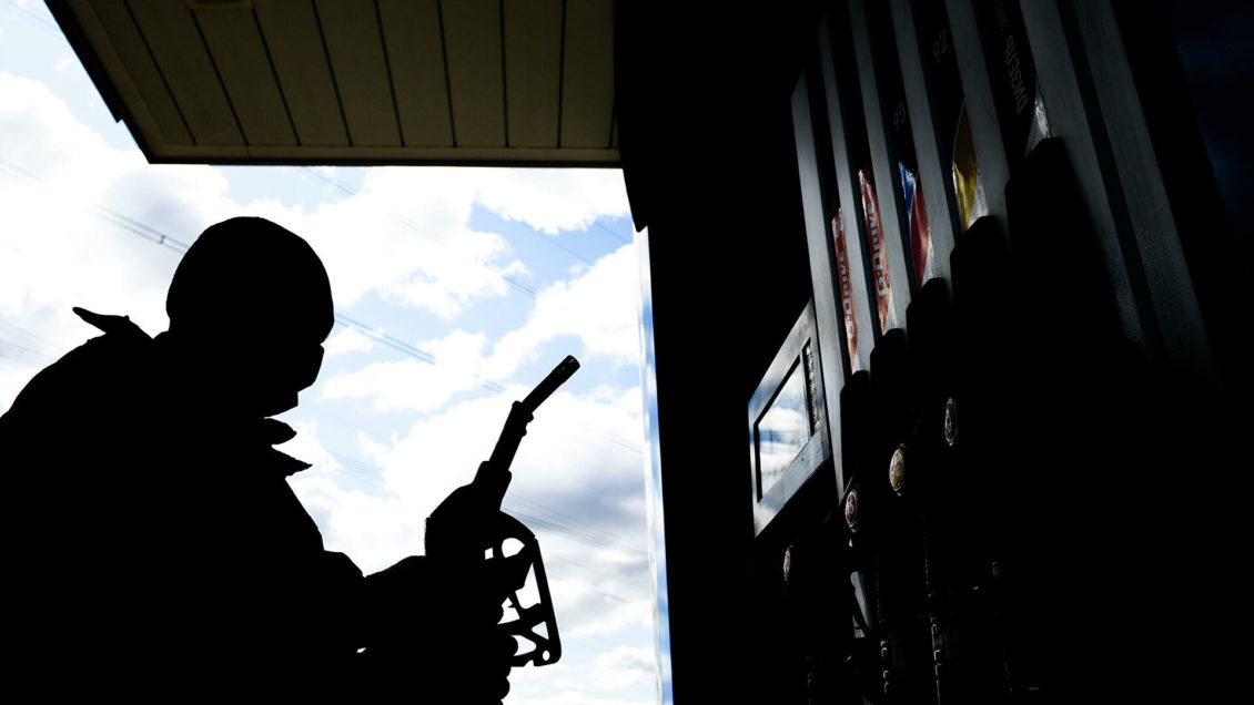 Названы регионы России с самым доступным бензином для населения