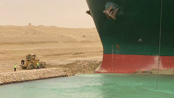 Подсчитан ущерб от блокировки Суэцкого канала