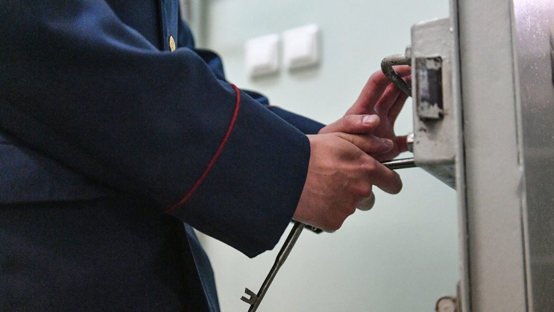 В Иркутске по делу об издевательствах задержали главу ИК-6