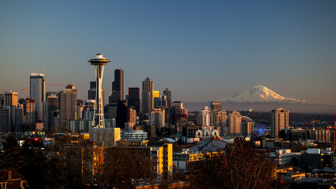 Названа возможная причина таинственного свечения над Сиэтлом