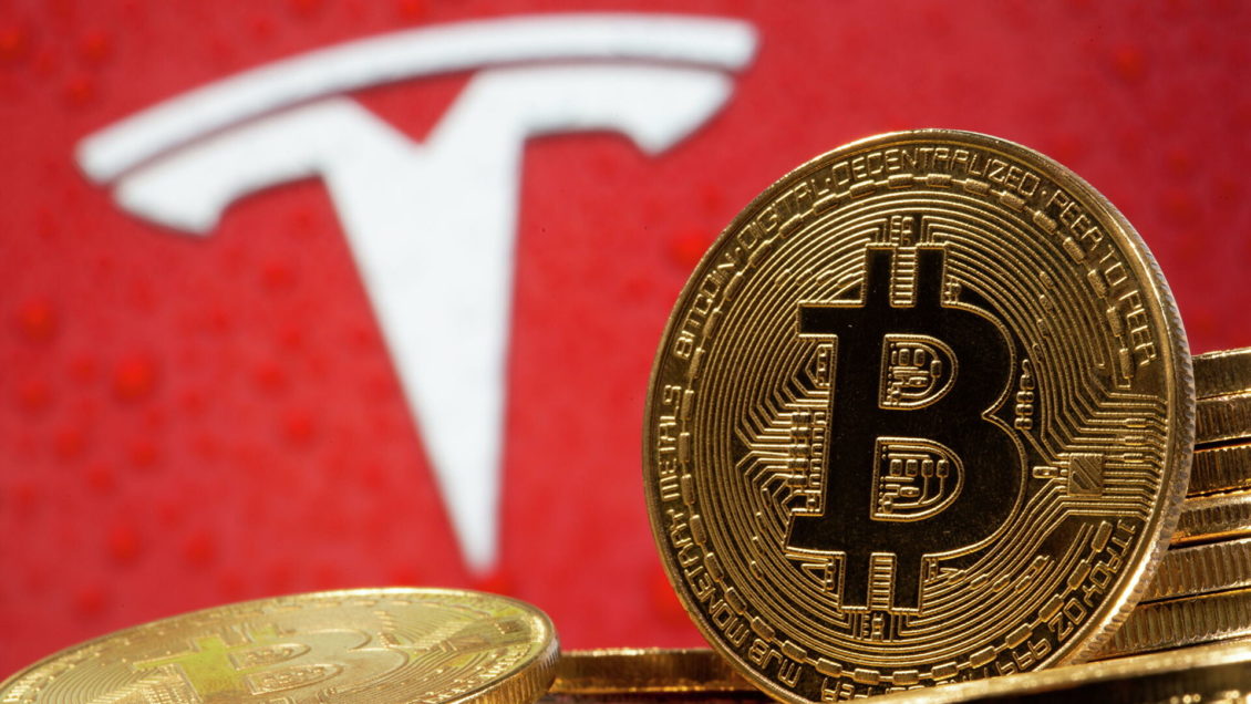 Стоимость биткоина впервые превысила 60 тысяч долларов