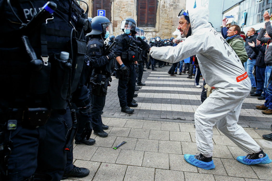 "Откровенно признаюсь &mdash; это моя ошибка". Меркель кается перед немцами