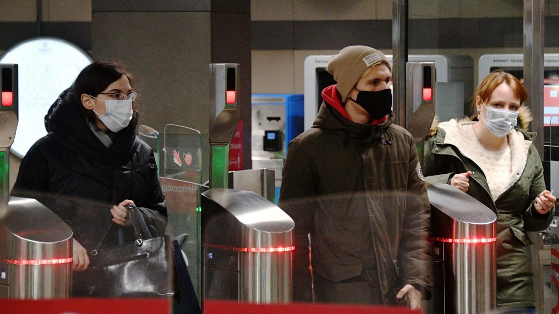 В Роспотребнадзоре оценили опасность новых штаммов коронавируса