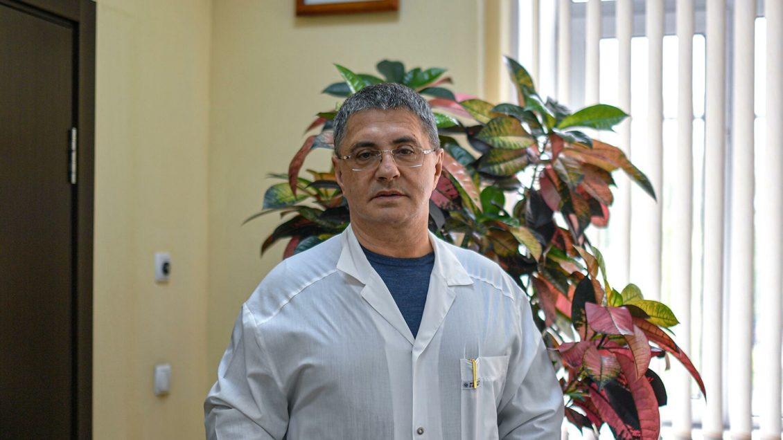 Мясников назвал неожиданный фактор, повышающий риск заболеть COVID-19 Мясников назвал неожиданный фактор, повышающий риск заболеть COVID-19