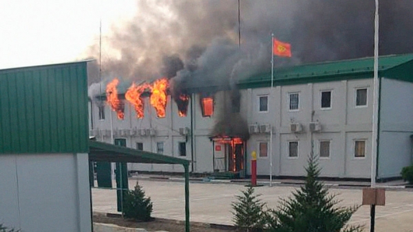 Киргизия создала оперштаб по конфликту на границе с Таджикистаном Киргизия создала оперштаб по конфликту на границе с Таджикистаном