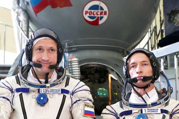 Экипаж МКС вернулся на Землю (ВИДЕО)