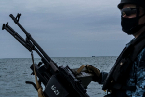 Кормят волка «костями русскоязычных детей» и стреляют первыми: американские журналисты рассказали о «Правом секторе» в Авдеевке (ФОТО)