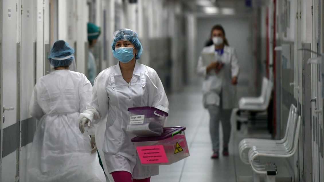 Роспотребнадзор допустил увеличение случаев COVID-19 к осени