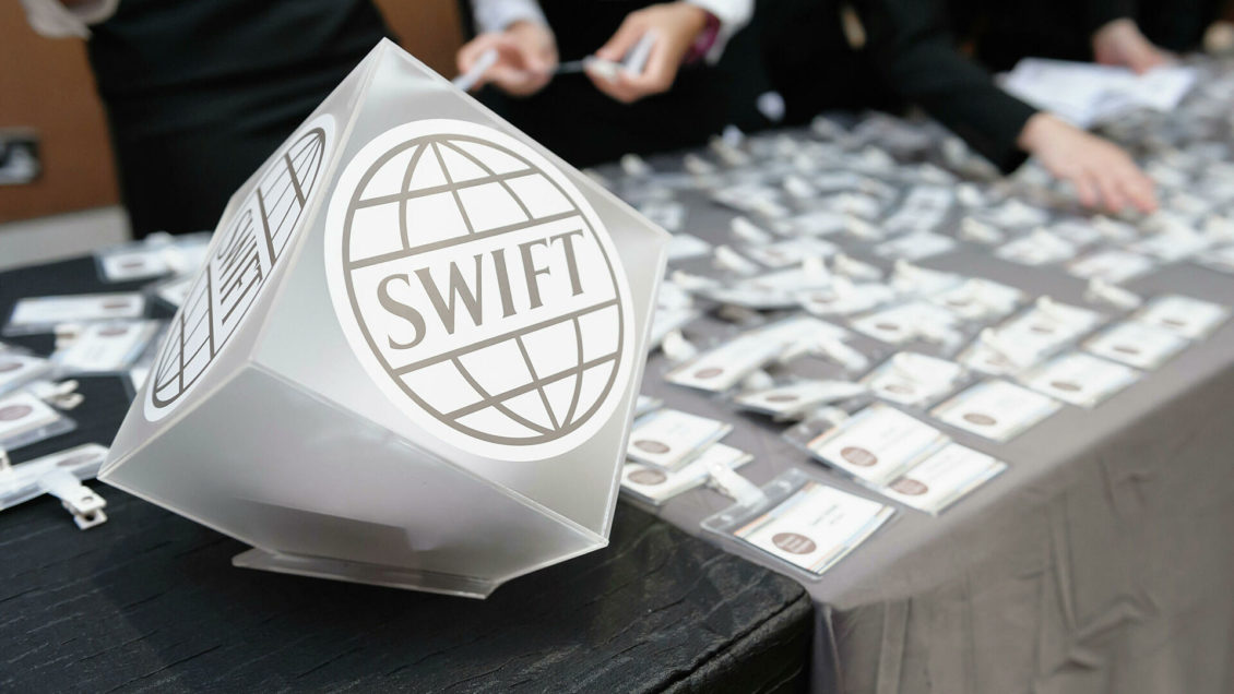 Эксперт оценил возможность появления в России альтернативы SWIFT