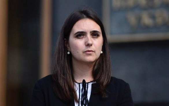 Комментарий пресс-секретаря Зеленского о войне на Донбассе вызвал скандал (ФОТО) Комментарий пресс-секретаря Зеленского о войне на Донбассе вызвал скандал (ФОТО)