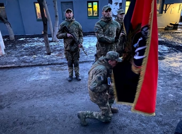 Кормят волка «костями русскоязычных детей» и стреляют первыми: американские журналисты рассказали о «Правом секторе» в Авдеевке (ФОТО)