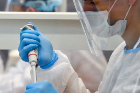 Врач рассказал, когда можно планировать зачатие ребенка после COVID-19