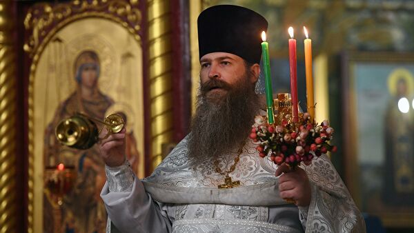 Патриарх Кирилл поздравил российских космонавтов с Пасхой Патриарх Кирилл поздравил российских космонавтов с Пасхой