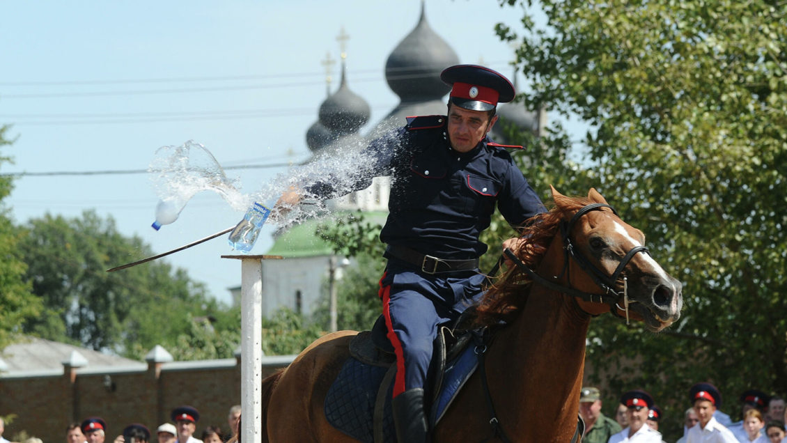 Казаки совершили конный переход по шолоховским местам