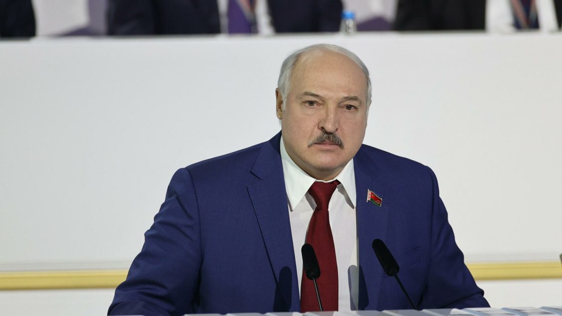 Депутата исключили из фракции "Слуга народа" после встречи с Лукашенко