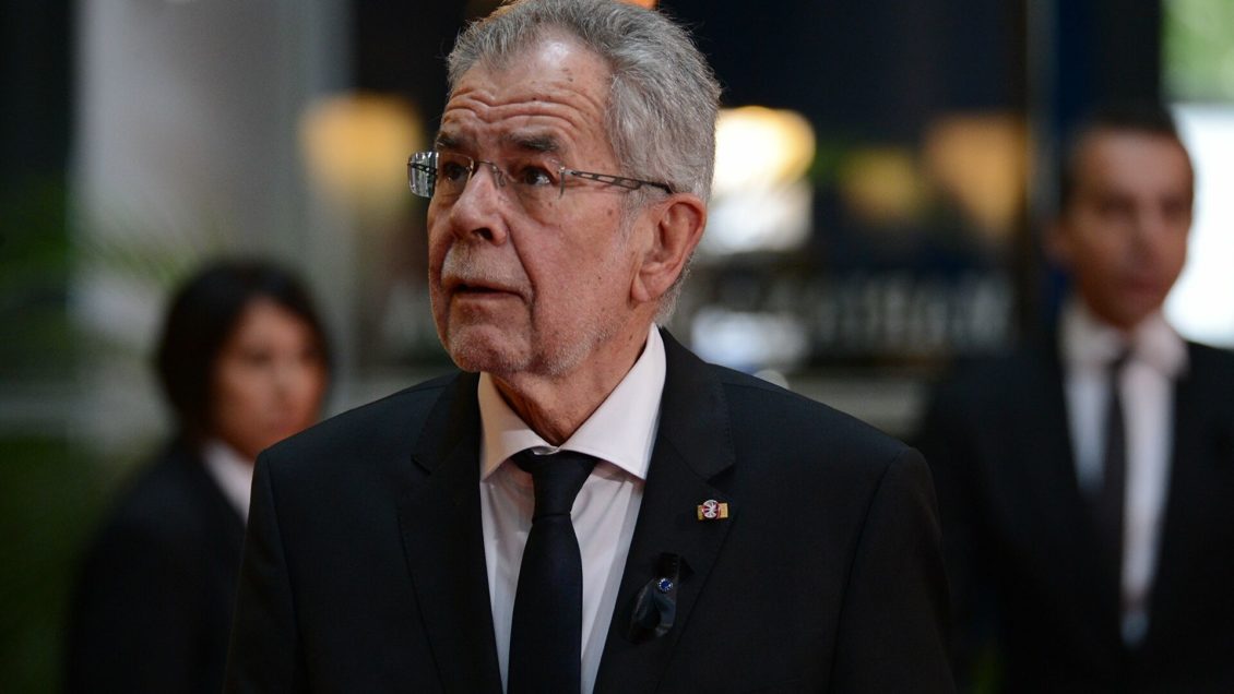 В Австрии назвали условия, при которых ЕС избежит участи "колонии"