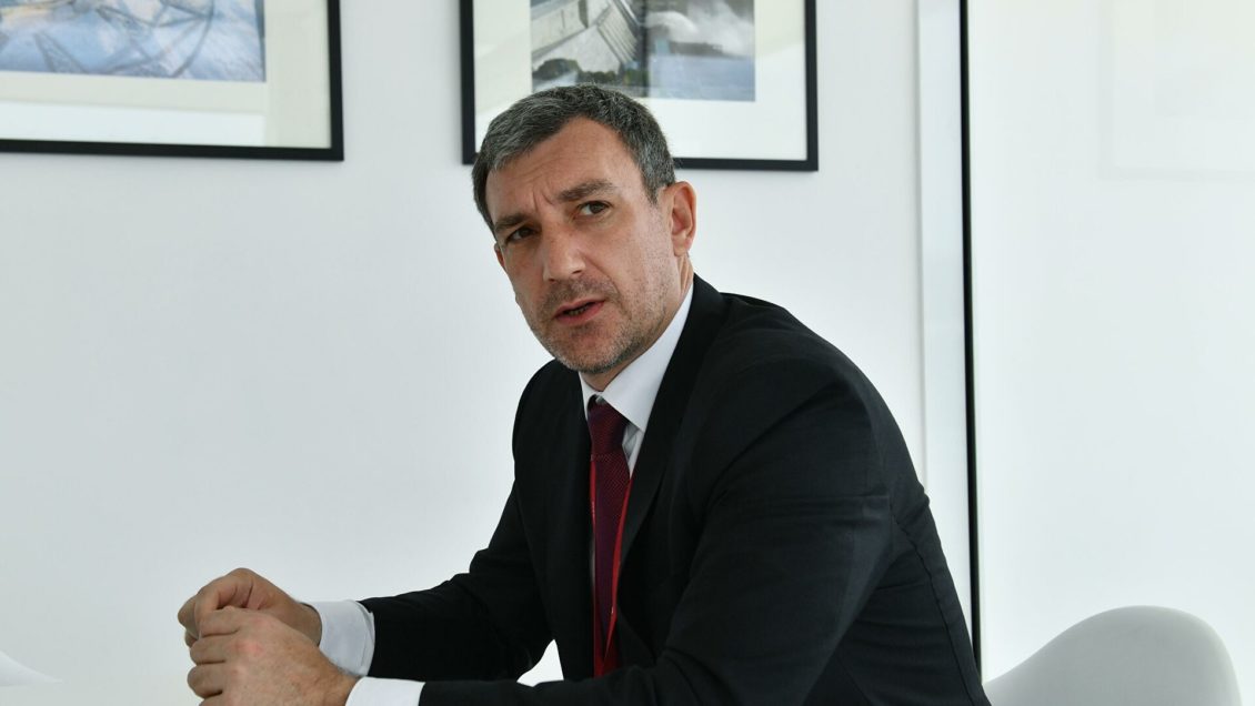 Орлов поручил усилить работу по вакцинации от COVID в передвижных пунктах