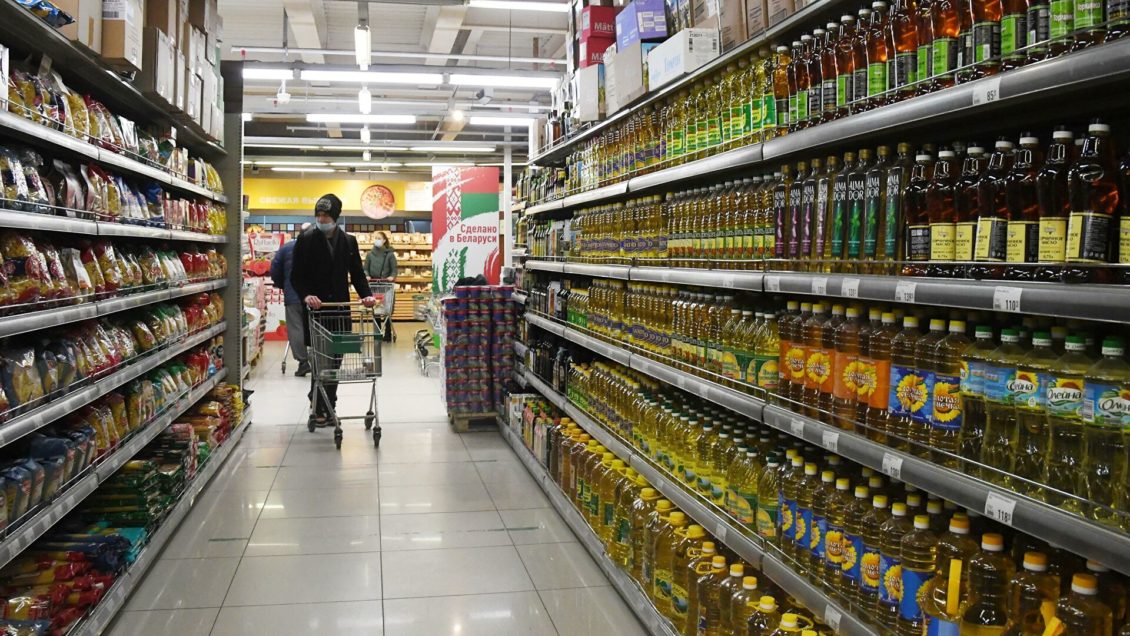 Росстат рассказал, какие продукты подорожали больше всего за неделю