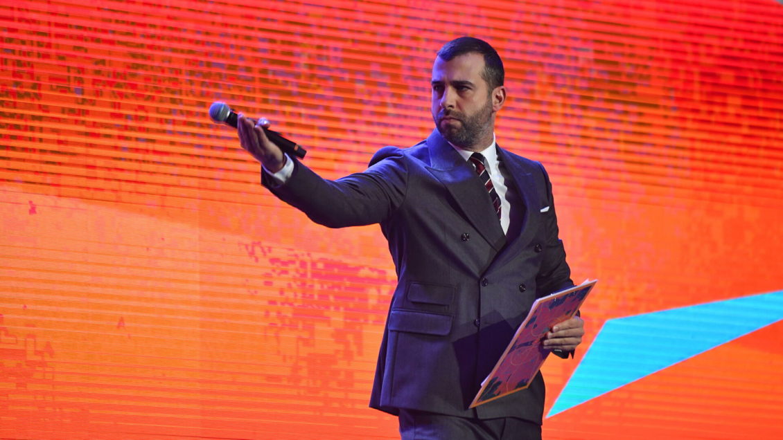 Ургант "отомстил" Жириновскому за попытку закрыть его шоу