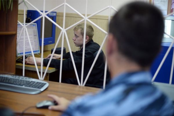 Минюст разрешит заключенным ограниченно пользоваться интернетом