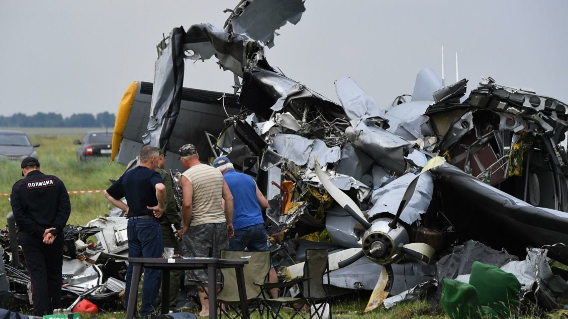 Врачи выписали троих пострадавших при ЧП с самолетом в Кузбассе Врачи выписали троих пострадавших при ЧП с самолетом в Кузбассе