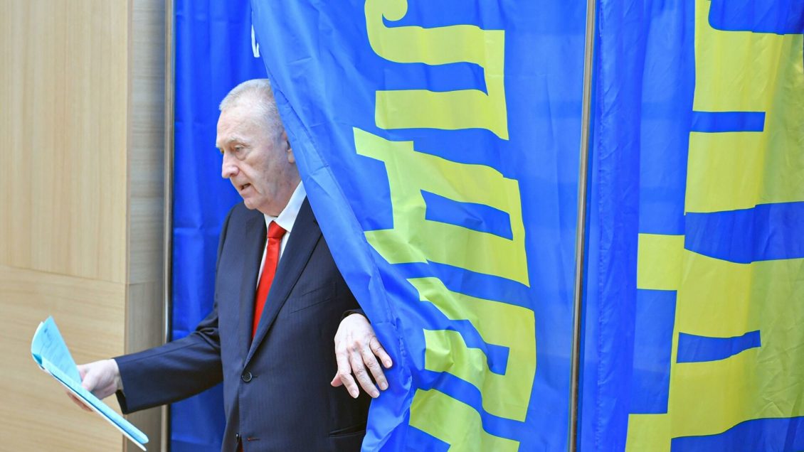 "Ты рожаешь, мы забираем". Куда Жириновский ведет свою партию