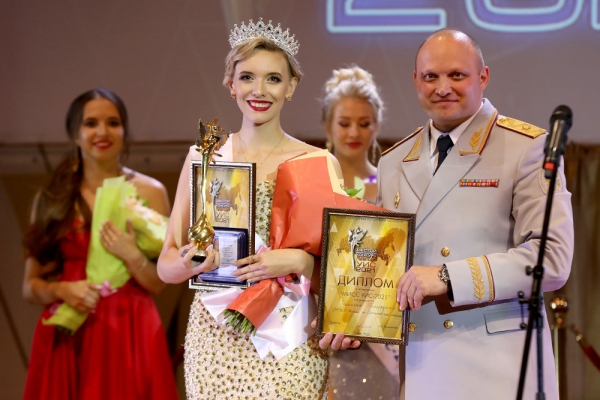 Тюремное ведомство выбрало самую красивую сотрудницу Тюремное ведомство выбрало самую красивую сотрудницу