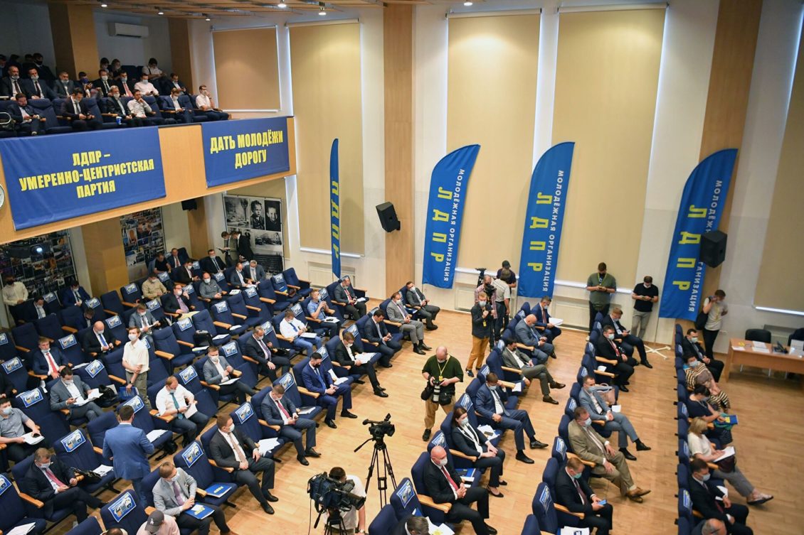 "Ты рожаешь, мы забираем". Куда Жириновский ведет свою партию