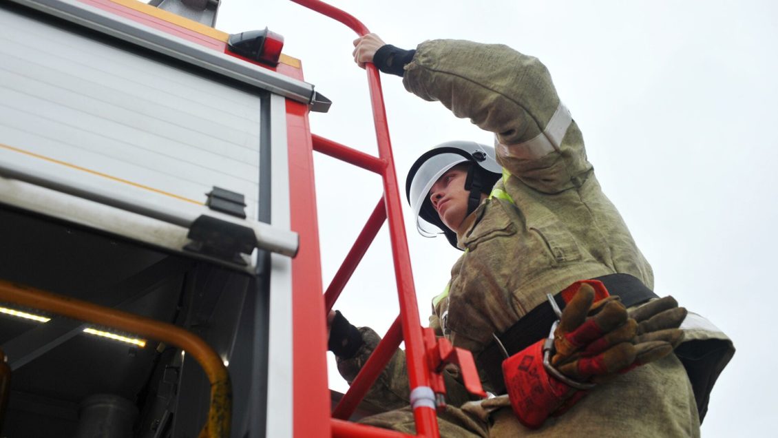 На юго-востоке Москвы потушили пожар на заводе по переработке лома На юго-востоке Москвы потушили пожар на заводе по переработке лома
