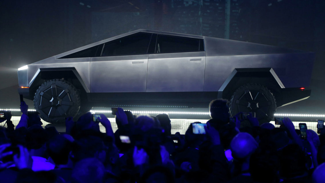 Tesla отзовет почти шесть тысяч электромобилей из-за незатянутых болтов