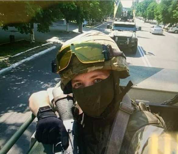 Троллинг достойный Путина: в разрушенном аэропорту Луганска вывесили фото Протасевича