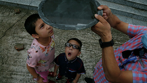 Россияне смогут увидеть первое за 55 лет кольцеобразное затмение Солнца Россияне смогут увидеть первое за 55 лет кольцеобразное затмение Солнца