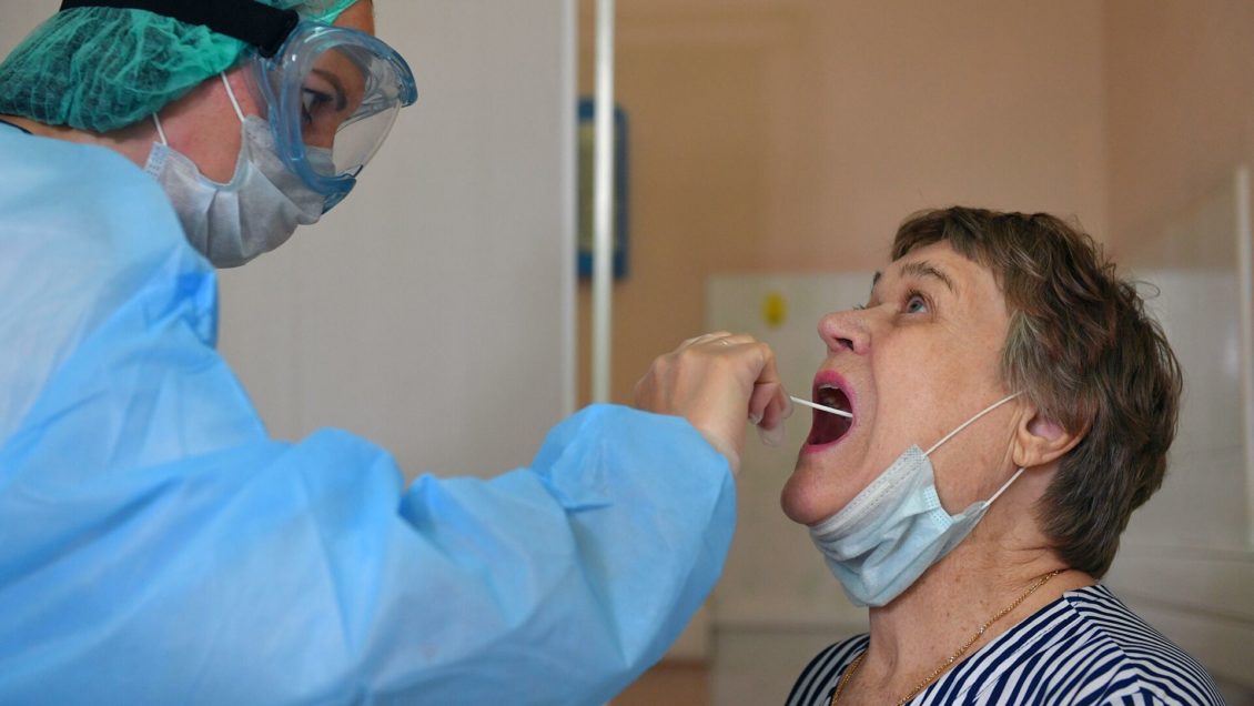 Московские частные клиники не планируют повышать цены на ПЦР-тесты