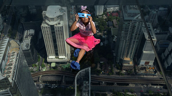 Россияне смогут увидеть первое за 55 лет кольцеобразное затмение Солнца Россияне смогут увидеть первое за 55 лет кольцеобразное затмение Солнца