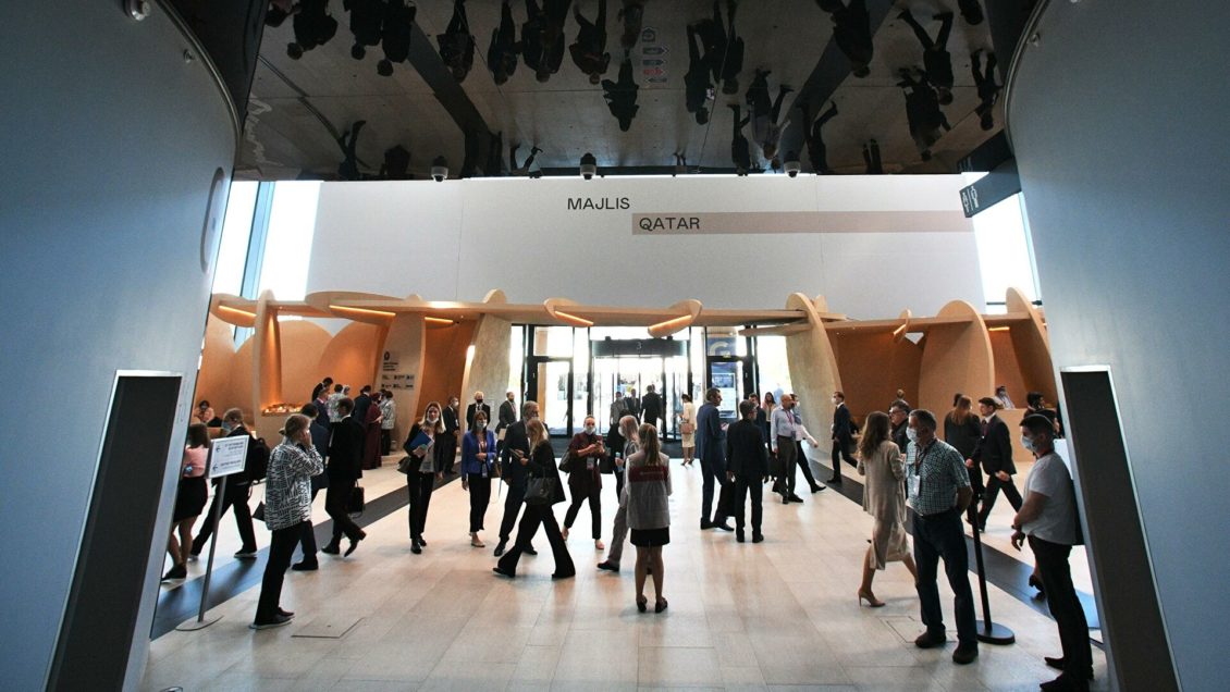 Зюганов: бизнесменам с ПМЭФ надо подарить сказку Пушкина о рыбаке и рыбке