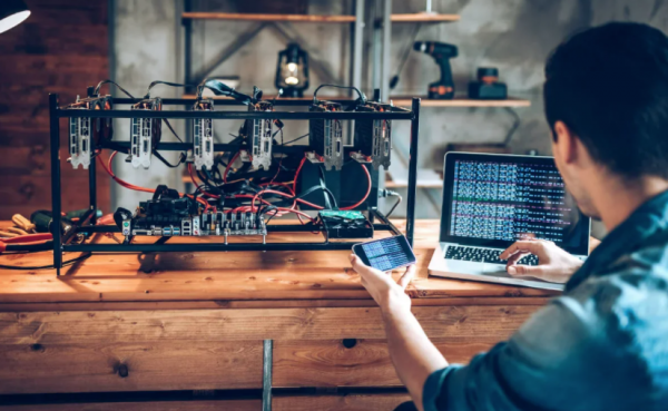 В Абхазии обнаружили 23 незаконные майнинг-фермы