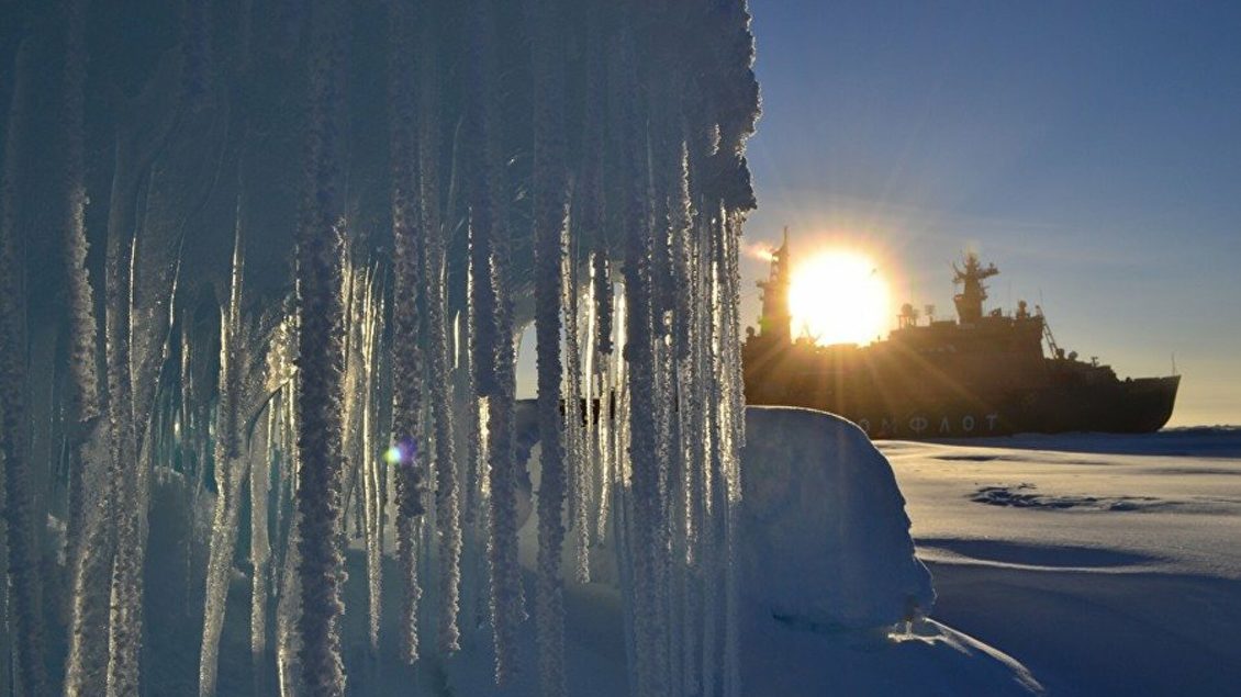Медведев заявил об увеличении военного присутствия у границ России
