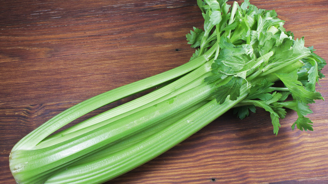 Россиян предупредили о "чрезвычайной" опасности петрушки