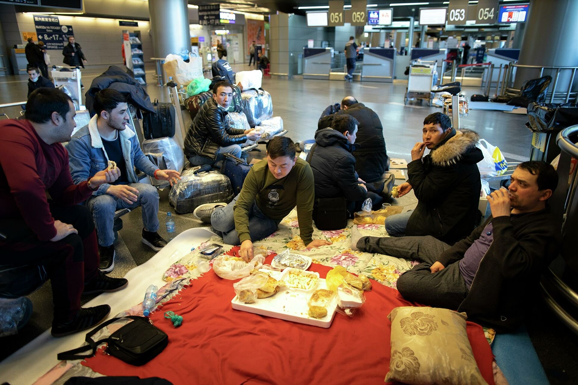 "Ты рожаешь, мы забираем". Куда Жириновский ведет свою партию