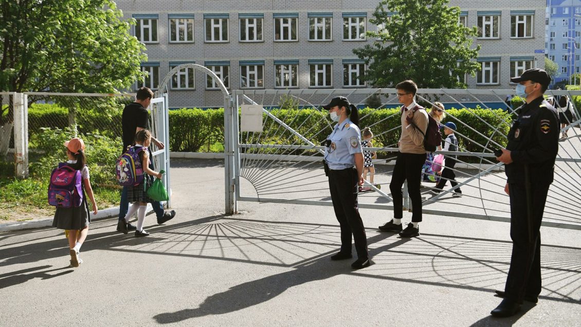 Девочку, пострадавшую при стрельбе в Казани, выписали из больницы