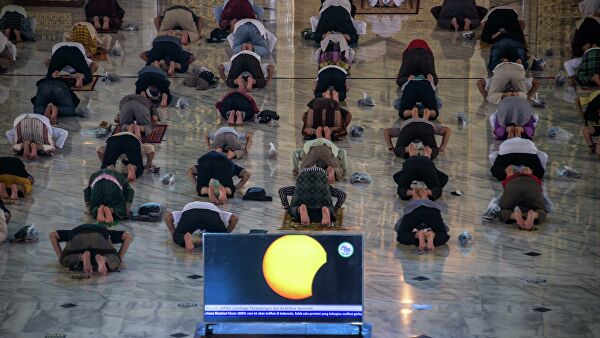 Россияне смогут увидеть первое за 55 лет кольцеобразное затмение Солнца Россияне смогут увидеть первое за 55 лет кольцеобразное затмение Солнца