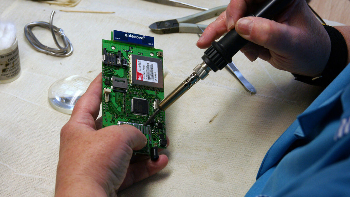 Эксперт рассказал, почему современные смартфоны невозможно ремонтировать Эксперт рассказал, почему современные смартфоны невозможно ремонтировать