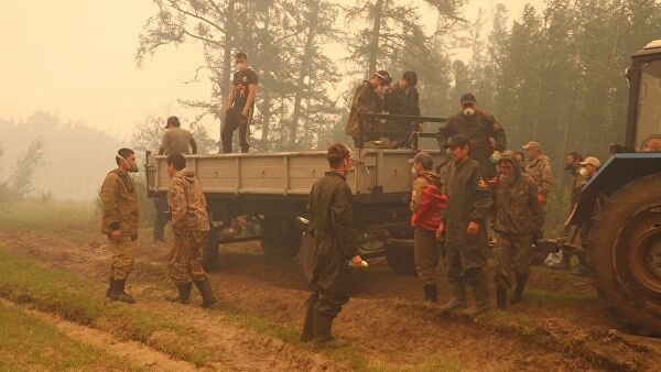 Дым от пожаров в Якутии прошел вдоль Байкала и накрыл Иркутск Дым от пожаров в Якутии прошел вдоль Байкала и накрыл Иркутск