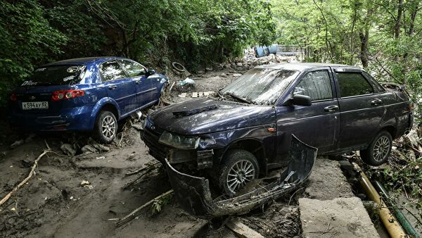 В Ялте дождь привел к локальным подтоплениям В Ялте дождь привел к локальным подтоплениям