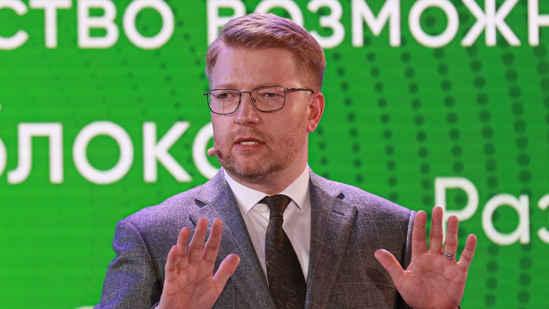 ЦИК заверил списки кандидатов партии "Яблоко" на выборы в Госдуму