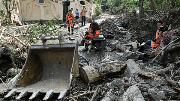 В Ялте дождь привел к локальным подтоплениям В Ялте дождь привел к локальным подтоплениям