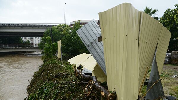 Мэр Сочи оценил ущерб от наводнения на курорте Мэр Сочи оценил ущерб от наводнения на курорте