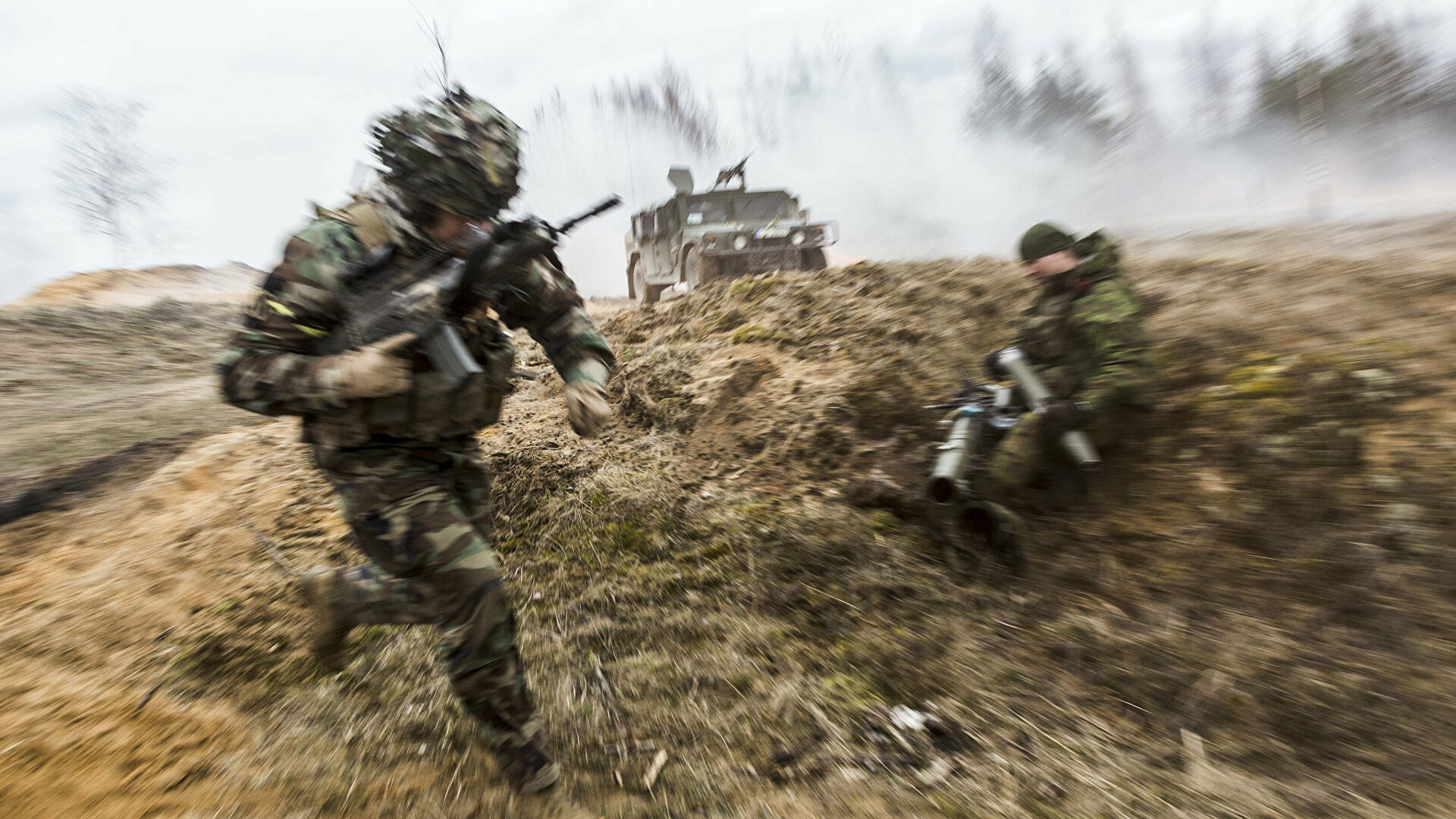 Читатели Daily Mail считают, что Россия умрет от смеха при виде армии США